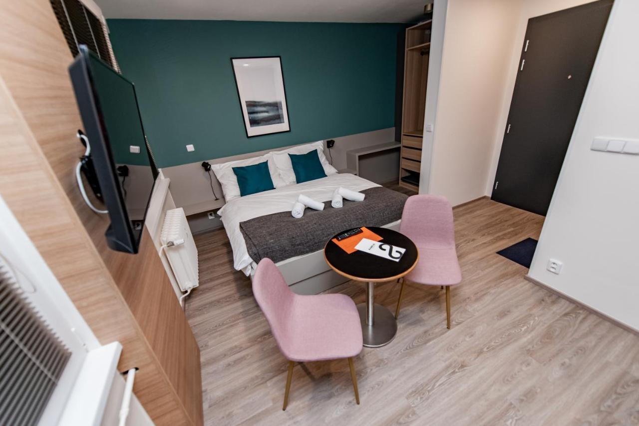 Apartments 4U: Kampus Upstairs Hradec Králové 외부 사진
