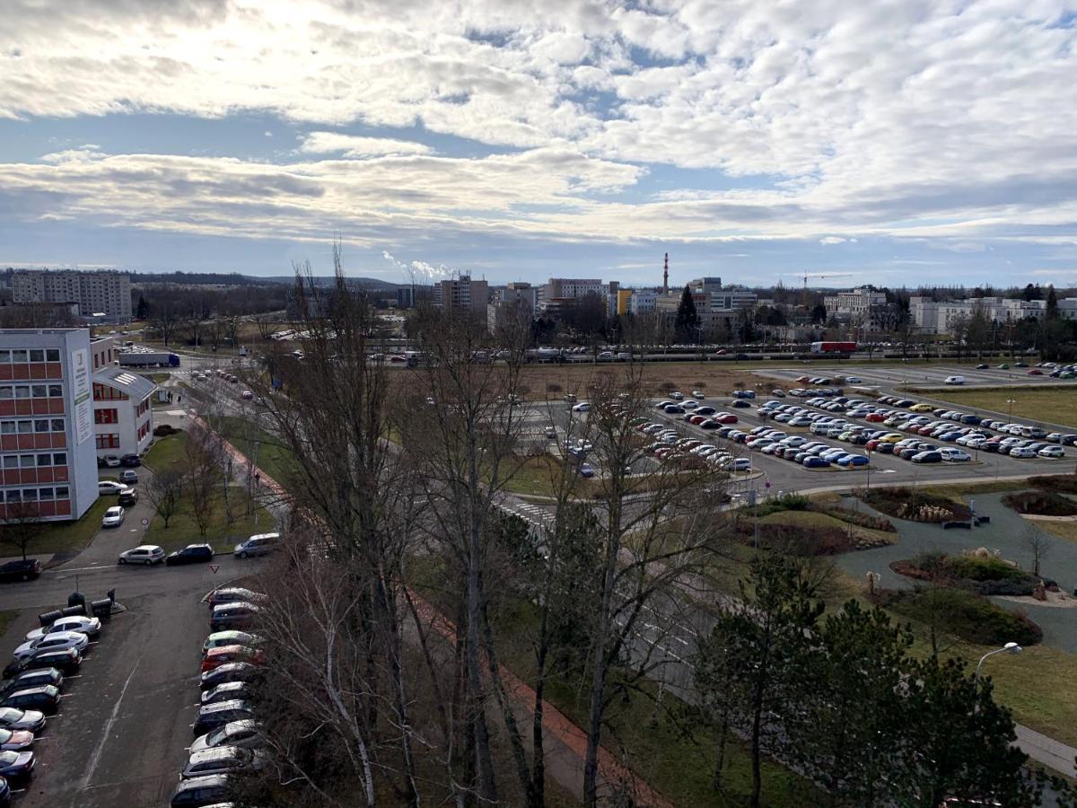Apartments 4U: Kampus Upstairs Hradec Králové 외부 사진